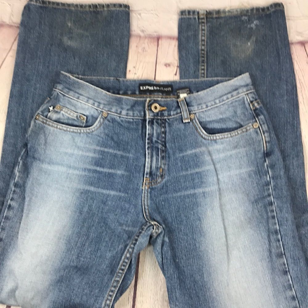 9/10- Express destructed straight mid rise… - Picture 4 of 8